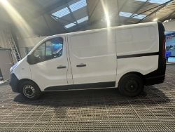 ONLY 15K MILES!! RARELY DRIVEN GEM: 65 PLATE VIVARO TRAFIC, PRISTINE CONDITION