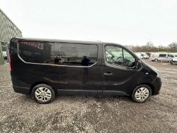 VAN WITH POTENTIAL: RENAULT TRAFIC VIVARO NEEDS GEARBOX >>--NO VAT ON HAMMER--<<