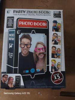PALLET OF 400 X CACHET BAGS AND 53 PARTY PHOTO BOOTHS