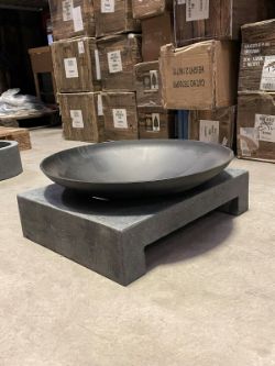 PREMIER SUMMER BRANDED CLEARANCE PRODUCTS GRANITE FIRE PITS RRP £2000