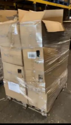 MIXED PALLET FULL TO THE BRIM WITH BIRTHDAY CARDS