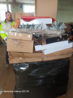 PALLET OF MIXED CHRISTMAS DECORATIONS