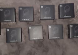 JOB LOT X 10 UNITS APPLE POWERBEATS 4 HIGH PERFORMANCE SPORTS NOISE CANCELLING HEADPHONES