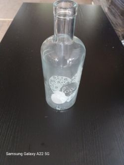 PALLET OF 564 X CLEAR GLASS BOTTLE LOVE VASES