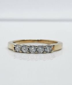 DIAMOND HALF ETERNITY RING 0.25CT YELLOW GOLD IN GIFT BOX WITH VALUATION CERTIFICATE OF £790