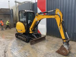 POWER IN MINIATURE: 2017 JCB 8026 CTS MINI EXCAVATOR