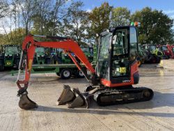 YEAR 2019 RUBBER TRACKS QUICK HITCH