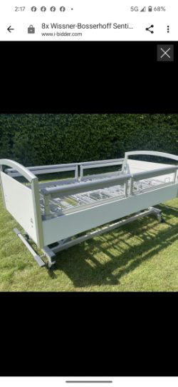 2 X WISSNER BOSSAHOFF ADJUSTABLE ELECTRIC HOSPITAL BEDS WITH ARGYL II DYNAMIC AIRFLOW MATTRESSES