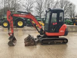 YEAR 2017 KUBOTA KX71-3. RUBBER TRACKS