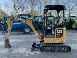 YEAR 2019 CAT 301.7 CR. RUBBER/EXPANDING TRACKS