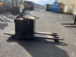 2016 CAT LIFT TRUCKS NPV20N2 *CHARGER INCLUDED
