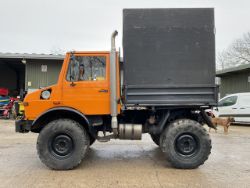 MERCEDES-BENZ UNIMOG 427/10. TIPPER. ABS. 89606 KM