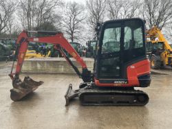 KUBOTA KX027-4. RUBBER TRACKS