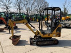 CAT 301.4C DIGGER EXPANDING RUBBER TRACKS