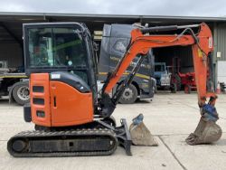 HITACHI ZX26U
