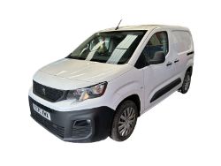 VAN LIFE ESSENTIAL: 70 PLATE PEUGEOT PARTNER - EURO 6 COMPLIANT