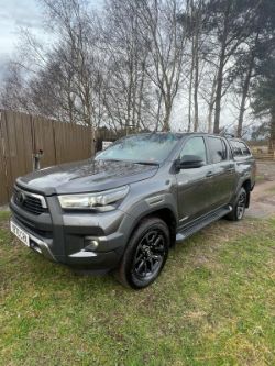 TOYOTA HILUX INVINCIBLE X AUTOMATIC TOP SPEC