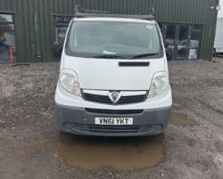 READY FOR ACTION: 61 PLATE VAUXHALL VIVARO - ROOF RACK, BARGAIN DEAL >>--NO VAT ON HAMMER--<<