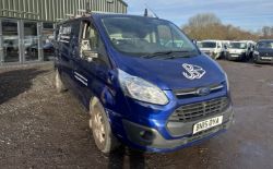 PRACTICAL POWERHOUSE: 2015 FORD TRANSIT CUSTOM 2.2 TDCI VAN >>--NO VAT ON HAMMER--<<