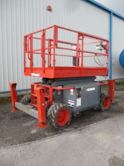 KUBOTA ENGINE SKYJACK SJ6832 SCISSOR LIFT