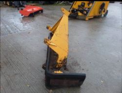TWOSE YARD SCRAPPER
