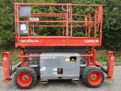 KUBOTA ENGINE SKYJACK SJ6832 SCISSOR LIFT