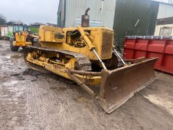 BULLDOZE WITH EASE: CAT D6B, STRAIGHT BLADE, STRONG START EVERY TIME