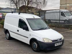 VAUXHALL COMBO 1.7 DTI 2000: A RELIABLE AND WELL-MAINTAINED VAN >>--NO VAT ON HAMMER--<<