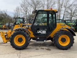 JCB 526-56 AGRI SUPER