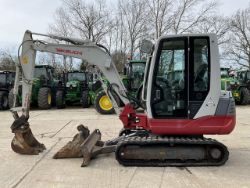 YEAR 2013 TAKEUCHI TB235
