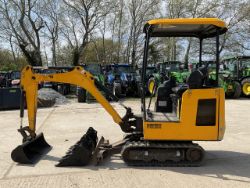 COMPACT POWERHOUSE: JCB 15C-1 MINI EXCAVATOR