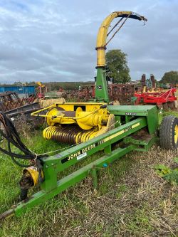 JOHN DEERE 3675 TRAILED FORAGER
