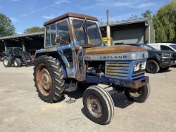 VINTAGE LEYLAND 272 TRACTOR