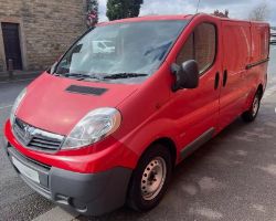 EXCEPTIONAL 2013 VAUXHALL VIVARO LWB L2 PANEL VAN