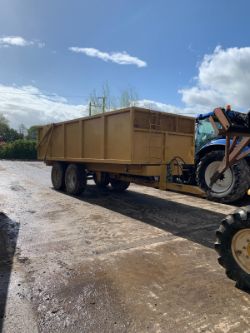 GULL 14 TON TANDEM AXLE GRAIN TRAILER