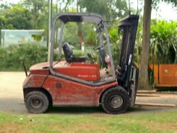 YEAR - 2005 CESAB CBD30 DIESEL FORKLIFT