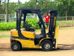 YALE DIESEL FORKLIFT - GDP25VX (2011)