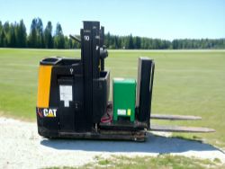 CAT LIFT TRUCKS ELECTRIC PALLET TRUCK - NOL10NF (2019) **(INCLUDES CHARGER)**