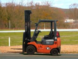 TOYOTA 42-7FGF18 LPG FORKLIFT - 2004