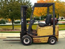 YALE FORKLIFT TRUCK STACKER - CONTAINER SPEC TRIPLE MAST