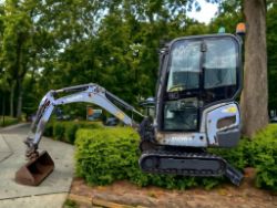 (2016) KUBOTA KX016-4 MINI EXCAVATO