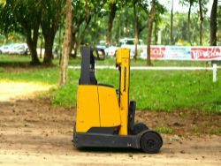 JUNGHEINRICH REACH TRUCK - ETV16 (2006) **(INCLUDES CHARGER)**
