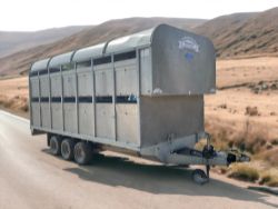GRAHAM EDWARDS DM14 T TRI-AXLE LIVESTOCK TRAILER