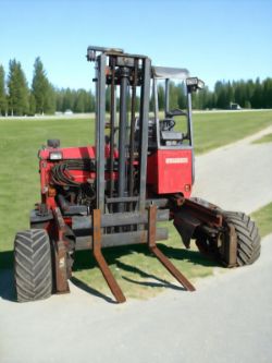 EFFICIENCY REDEFINED: MOFFETT MOUNTY M5 20.4 FORKLIFT