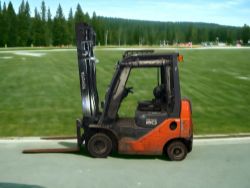 TOYOTA DIESEL FORKLIFT - MODEL 02-8FDKF20 (YEAR: 2017)