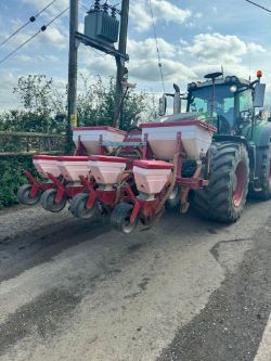 ACCORD 4 ROW MAIZE DRILL