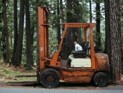 TOYOTA 4FDF25 FORKLIFT