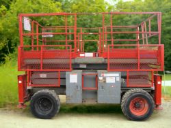 SKYJACK SJ8831 SCISSOR LIFT WITH LEVELLING JACK LEGS