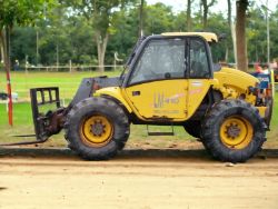 NEW HOLLAND LM410 TELEHANDLER - POWER, PRECISION, AND PERFORMANCE