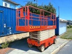 MAXIMIZE EFFICIENCY WITH THE 2015 SNORKEL S3246E ELECTRIC SCISSOR LIFT